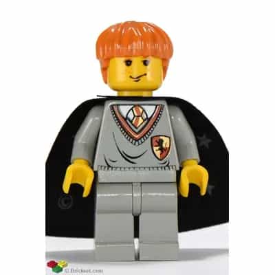 Ron Weasley - Gryffindor Shield Torso, Black Cape with Stars