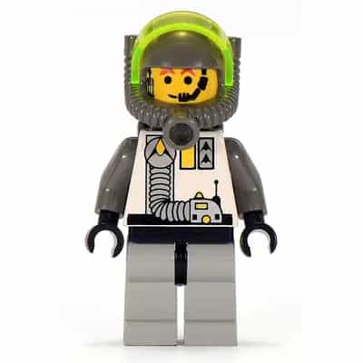 Exploriens - Helmet with Breathing Apparatus and Hose Torso