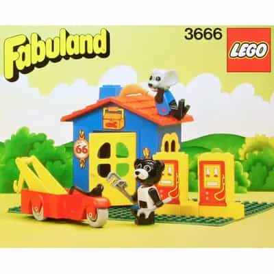 Billy Bear and Mortimer Mouse's Service Station