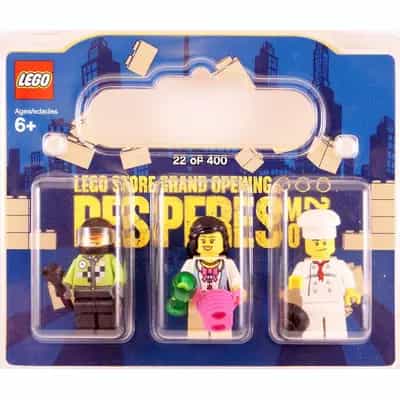 Des Peres, Exclusive Minifigure Pack