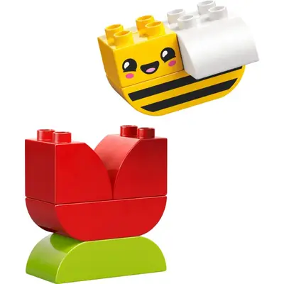 Mój pierwszy kwiatek i pszczoła