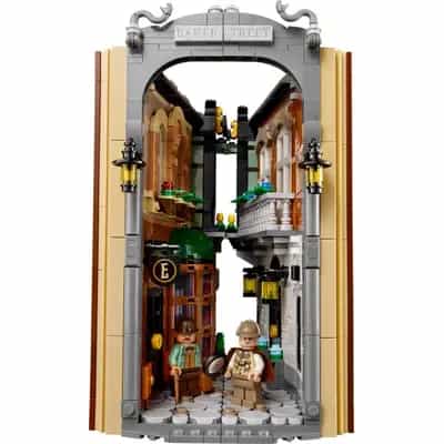 Sherlock Holmes: Book nook