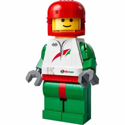 Duża minifigurka kierowcy wyścigowego