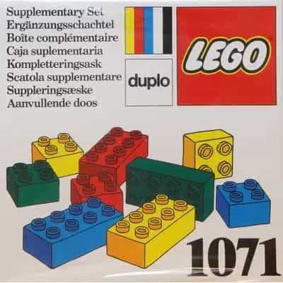Bricks 2 x 2 and 2 x 4