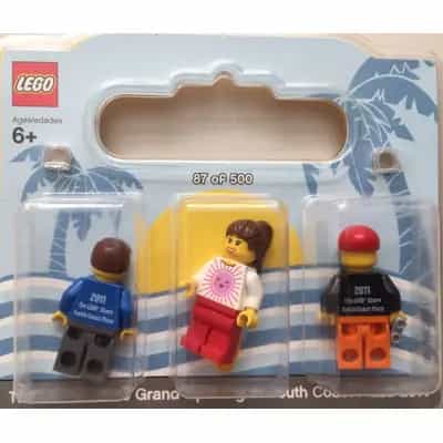 Costa Mesa, Exclusive Minifigure Pack